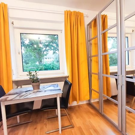 Modernes Zimmer Am Park Mit Garten, Huehner & Enten ميونيخ المظهر الخارجي الصورة