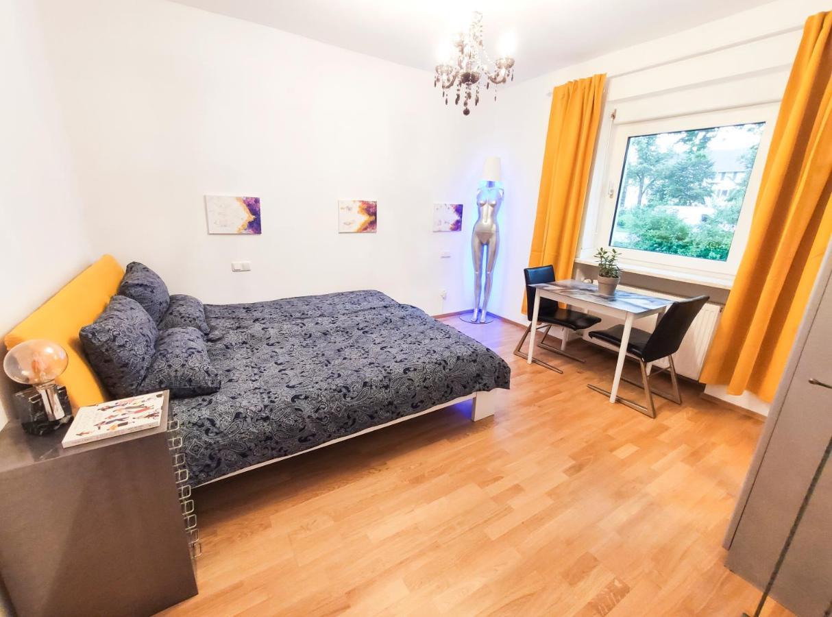 Modernes Zimmer Am Park Mit Garten, Huehner & Enten ميونيخ المظهر الخارجي الصورة